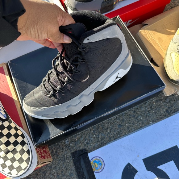 Shoes - Picture 3 of 9